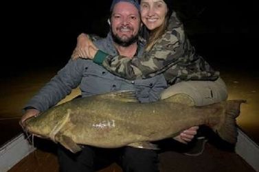 Pescaria noturna em rio do MS rende ja&uacute; de 25 quilos a casal de Maracaju