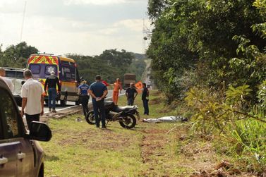Motociclista morre ao bater em traseira de Toro na BR-163; 2&ordf; v&iacute;tima do dia