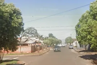 Motociclista morre ap&oacute;s ser atingida por caminh&atilde;o em cruzamento de Navira&iacute;