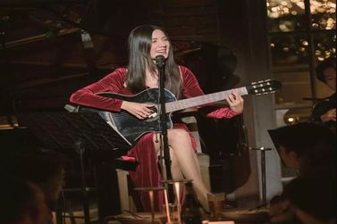 De Dourados ao Jap&atilde;o, cantora de MS leva m&uacute;sica brasileira ao mundo