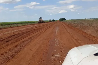 Prefeitura finaliza patrolamento da estrada entre Campinho e Cristalina