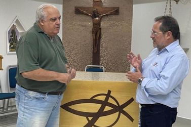 Livro que conta hist&oacute;ria dos 70 anos do Col&eacute;gio Divino ser&aacute; lan&ccedil;ado dia 3