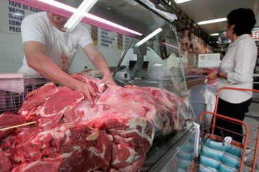 Churrasco mais barato em Cabre&uacute;va? Carne entra na cesta b&aacute;sica com imposto zero
