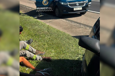 Trio foge de carro no Pinhal, rompe cancela de ped&aacute;gio da Dom Gabriel e &eacute; detido