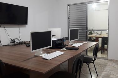 Ponto Comercial &agrave; venda - 240m&sup2; - Jacar&eacute;