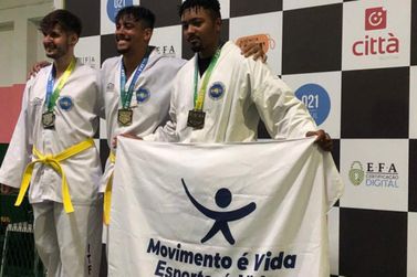 Taekwondo do Projeto Movimento é Vida/Esporte é Vida com 16 medalhas 