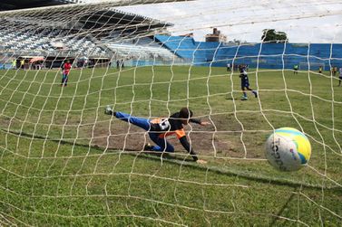 1ª Copa Campos de Futebol Amador segue com disputas pela classificação
