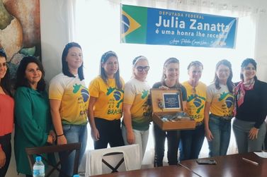 Deputada Federal Julia Zanatta visita Campos Novos e encontra-se com apoiadores