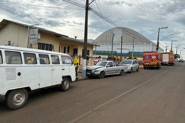 Acidente de trânsito é registrado em Campos Novos no Bairro Santo Antônio.