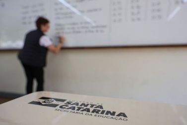 Mais de 10 mil vagas s&atilde;o abertas em concurso da Educa&ccedil;&atilde;o em SC