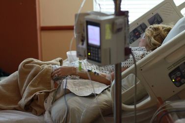 Demora em cesariana leva Justi&ccedil;a a condenar munic&iacute;pio e maternidade