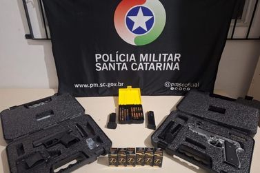 Pistolas muni&ccedil;&otilde;es e rem&eacute;dios do Paraguai s&atilde;o localizados pela Pol&iacute;cia Militar