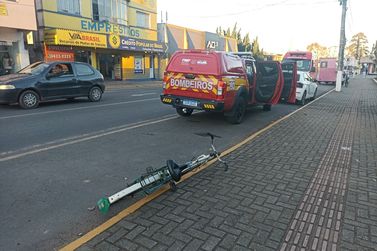 Ciclista &eacute; levado ao Pronto Atendimento ap&oacute;s acidente no Centro de Canoinhas