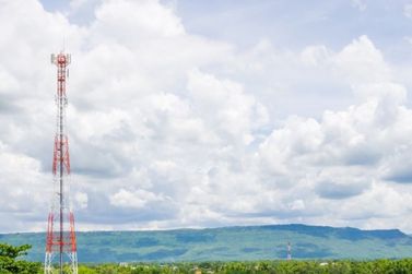 Estado lan&ccedil;a programa de R$ 830 milh&otilde;es para ampliar sinal de internet e celular