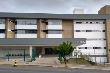 Homem vai ao F&oacute;rum e acaba preso por d&iacute;vida de alimentos em Canoinhas
