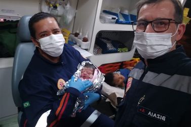 Equipe do SAMU auxilia no parto de uma criança em Santa Cruz das Palmeiras