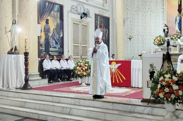 Novo bispo celebra sua 1ª missa em Casa Branca