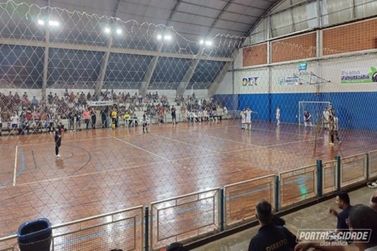 Rio Negro e Recanto vencem e jogar&atilde;o semifinais do Amador de Futsal