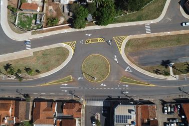 Avenida Presidente Kennedy recebe nova sinaliza&ccedil;&atilde;o vi&aacute;ria em Casa Branca