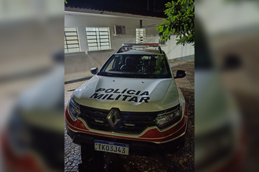Dupla &eacute; presa ap&oacute;s furtos em farm&aacute;cia e supermercado em Casa Branca