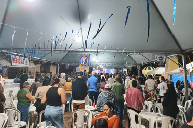 Pra&ccedil;a da Matriz se prepara para o encerramento da Festa da Padroeira em Casa Branca
