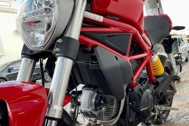 DUCATI MONSTER