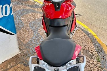 BMW S