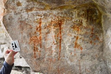 Professores da UEPG lançam documentário sobre descoberta de pinturas rupestres 