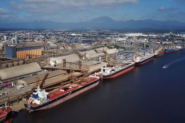 Secom Notícias PR:Importação cresce 14% nos portos paranaenses 