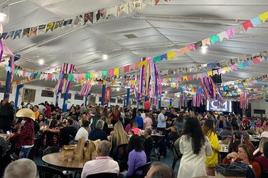 Tradicional Festa junina animou o s&aacute;bado em C&eacute;u Azul