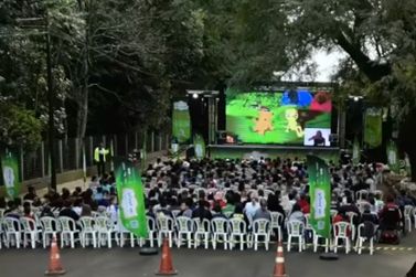 Cinema na Pra&ccedil;a chegou em C&eacute;u Azul com sess&atilde;o itinerante 