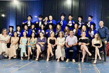 Formaturas do Col&eacute;gio Estadual Monteiro Lobato encerram ano letivo em C&eacute;u Azul 