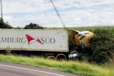 Rodovia parcialmente interditada no per&iacute;metro de C&eacute;u Azul at&eacute; a Pra&ccedil;a do ped&aacute;gio