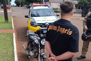 Pol&iacute;cia militar apreende motocicleta usada em manobras perigosas em Santa Teresa do Oeste 