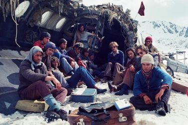 Filme "A Sociedade da Neve" emociona com história real da tragédia nos Andes