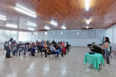Programa Nossa Gente Paraná capacita famílias e profissionais em Cianorte