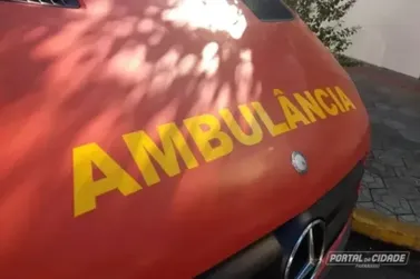 Batida entre carro e moto na PR-840, em Campo Mourão, deixa jovem ferido