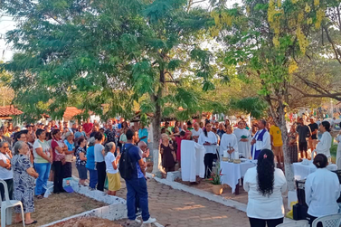 Missas marcam dia de Finados em cemitérios de Coelho Neto