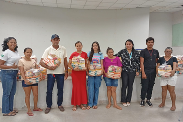 Mais de 400 alunos do IEMA Coelho Neto s&atilde;o contemplados com kits de alimenta&ccedil;&atilde;o
