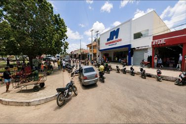 Com&eacute;rcio abre at&eacute; &agrave;s 14h no feriado desta segunda-feira (29) em Coelho Neto