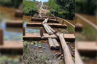 Visitante denuncia situa&ccedil;&atilde;o de ponte abandonada em Afonso Cunha