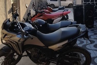 Pol&iacute;cia Militar apreende diversas motocicletas irregulares no S&iacute;tio do Conde