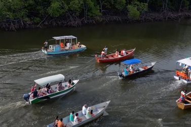 Prociss&atilde;o pelo Rio Itapicuru re&uacute;ne fi&eacute;is em Siribinha