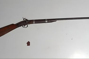 Arma de fogo &eacute; apreendida durante a&ccedil;&atilde;o policial no povoado de Coqueiros, em Conde