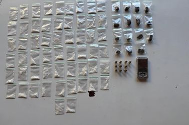 PM apreende quantidade significativa de drogas no Cob&oacute;, em Conde