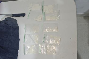 Movimenta&ccedil;&atilde;o suspeita leva PM a apreender drogas em Conde