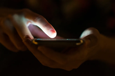 Morador do Cob&oacute; tem celular invadido ap&oacute;s golpe e fam&iacute;lia alerta popula&ccedil;&atilde;o de Conde