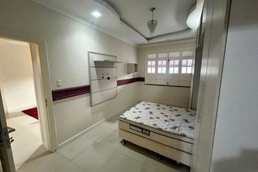 Casa &agrave; venda - 420m&sup2; - CENTRO