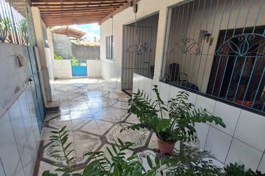 Casa &agrave; venda - 1500m&sup2; - RIACHO SECO