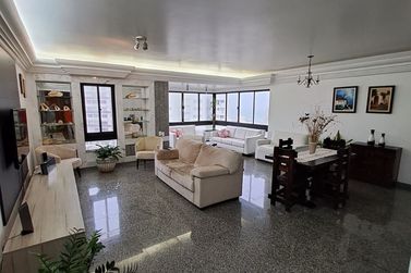 Apartamento &agrave; venda - 220m&sup2; - Pituba